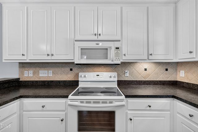585 Pinecroft Drive, Clayton, NC 27520