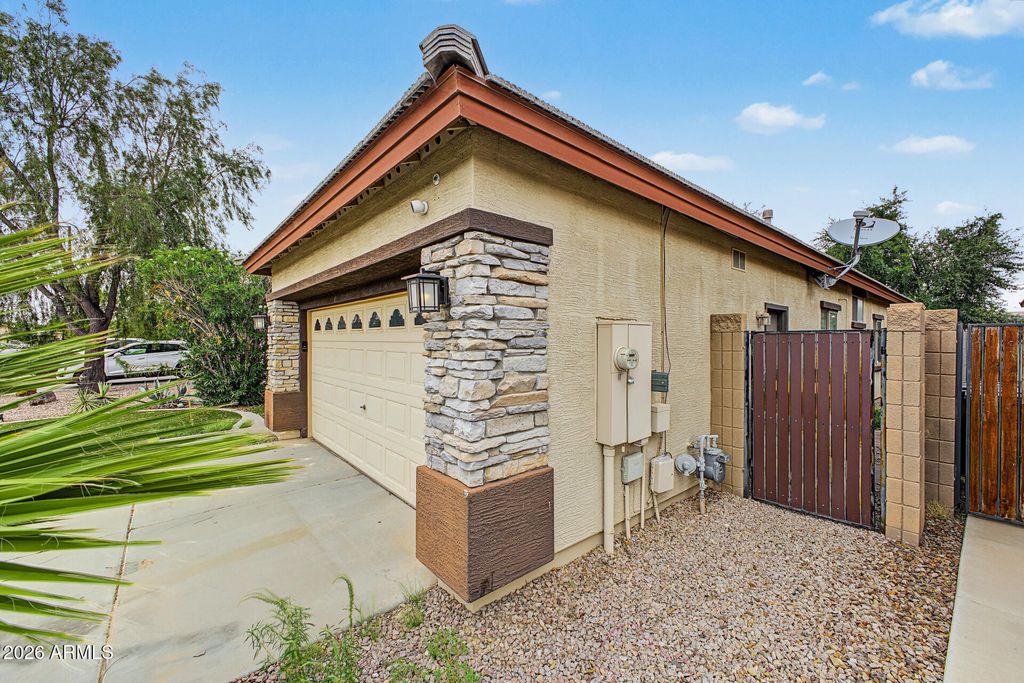 12522 W HONEYSUCKLE Street, Litchfield Park, AZ 85340 — photo 3