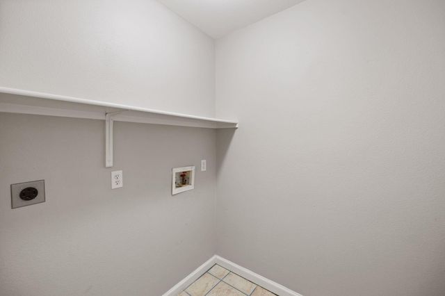 413 Clarks WAY, Hutto, TX 78634