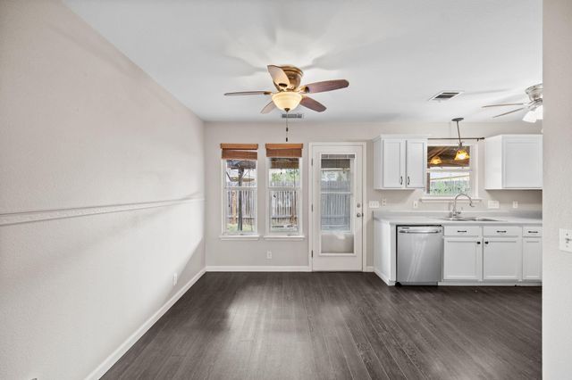 413 Clarks WAY, Hutto, TX 78634