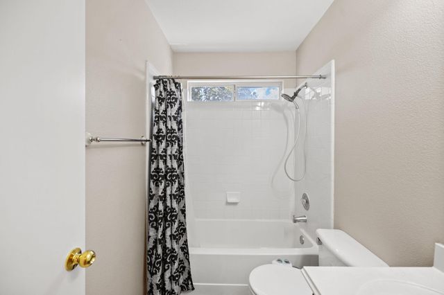 413 Clarks WAY, Hutto, TX 78634