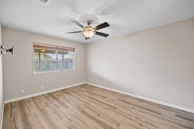 413 Clarks WAY, Hutto, TX 78634