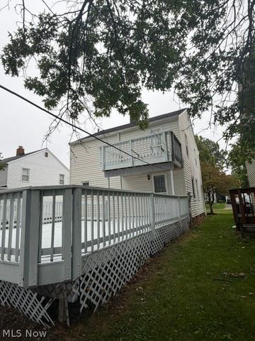 1388 Cranover Road, Lyndhurst, OH 44124