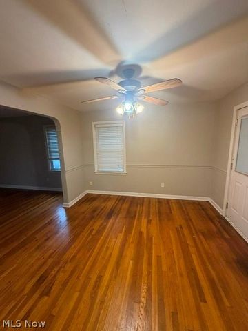 1388 Cranover Road, Lyndhurst, OH 44124