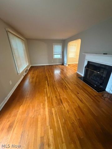 1388 Cranover Road, Lyndhurst, OH 44124