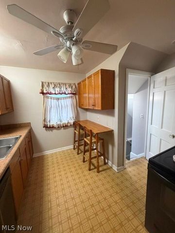 1388 Cranover Road, Lyndhurst, OH 44124