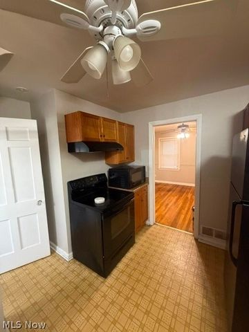 1388 Cranover Road, Lyndhurst, OH 44124