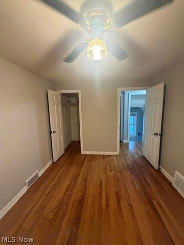 1388 Cranover Road, Lyndhurst, OH 44124