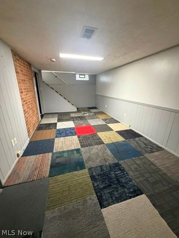 1388 Cranover Road, Lyndhurst, OH 44124