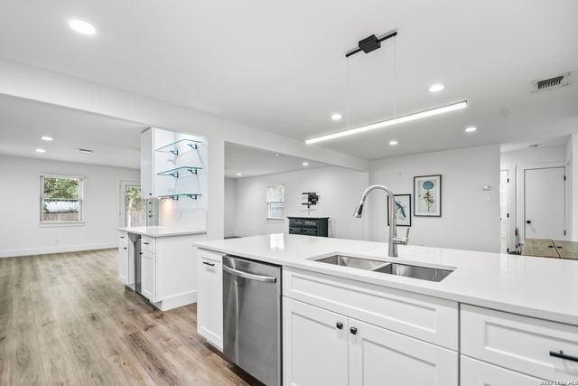 305 Schweppe, Boerne, TX 78006