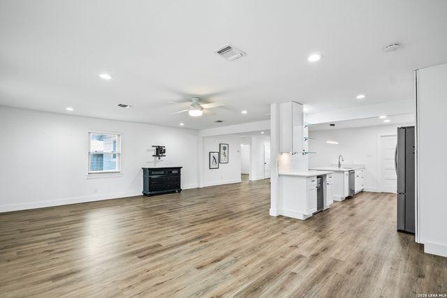 305 Schweppe, Boerne, TX 78006