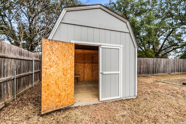 305 Schweppe, Boerne, TX 78006