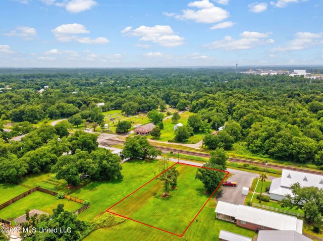 218 E Railroad Street, Pass Christian, MS 39571