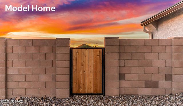 10083 N Bakeri Drive, Marana, AZ 85653