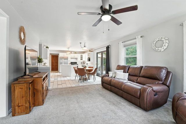 6224 N St Andrews Drive, Janesville, WI 53545