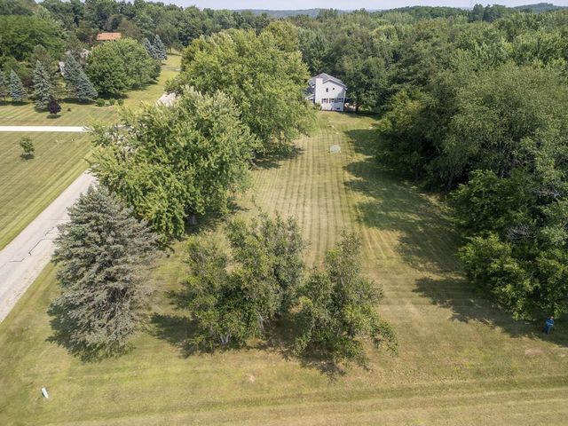 6224 N St Andrews Drive, Janesville, WI 53545