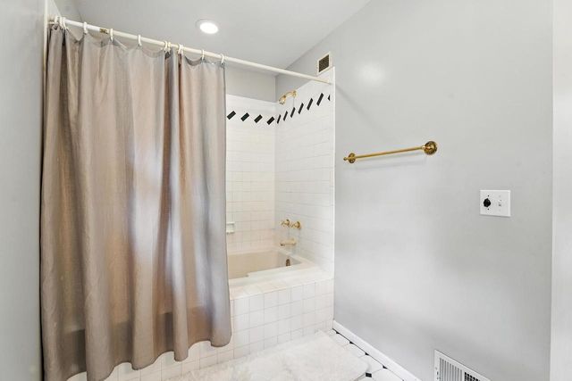 6224 N St Andrews Drive, Janesville, WI 53545