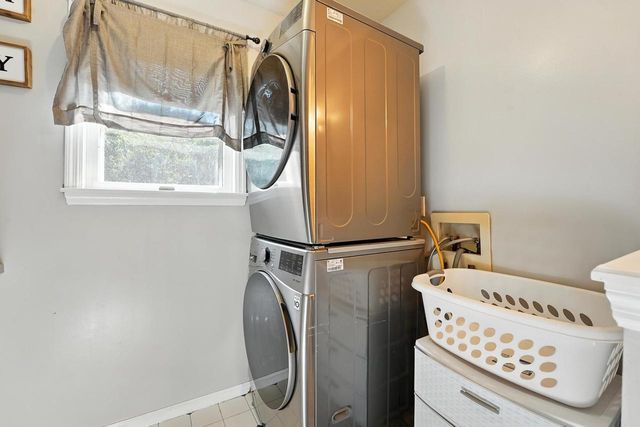 6224 N St Andrews Drive, Janesville, WI 53545