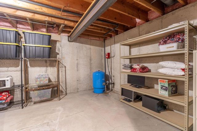 6224 N St Andrews Drive, Janesville, WI 53545