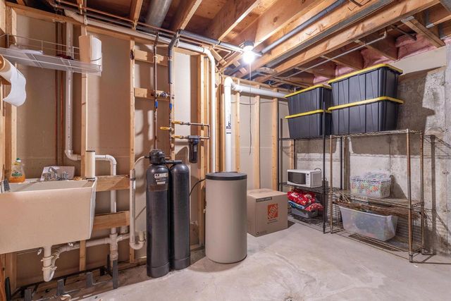 6224 N St Andrews Drive, Janesville, WI 53545