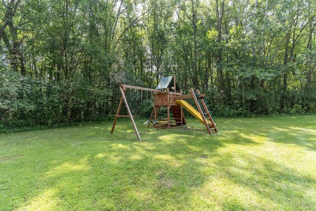 6224 N St Andrews Drive, Janesville, WI 53545