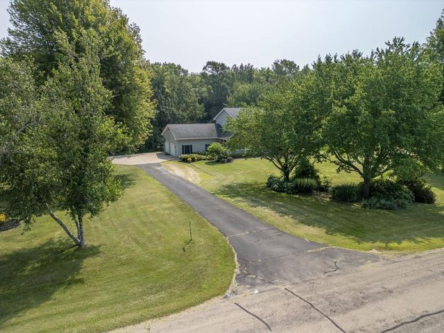 6224 N St Andrews Drive, Janesville, WI 53545