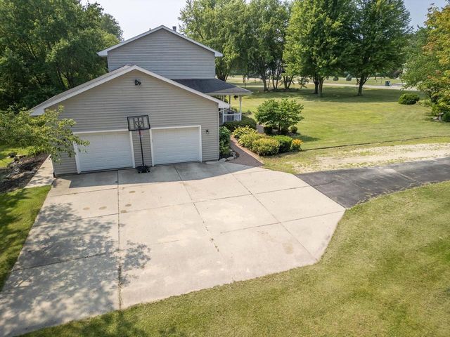 6224 N St Andrews Drive, Janesville, WI 53545