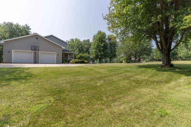 6224 N St Andrews Drive, Janesville, WI 53545