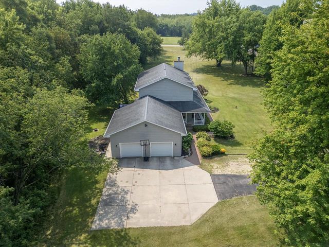 6224 N St Andrews Drive, Janesville, WI 53545