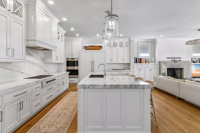 6672 Waterford Lane, Excelsior, MN 55331