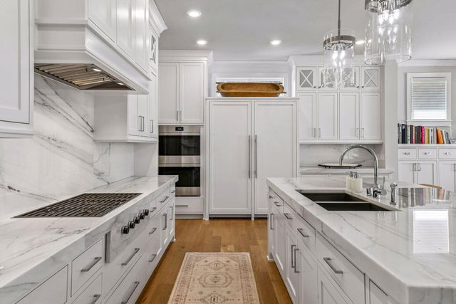 6672 Waterford Lane, Excelsior, MN 55331