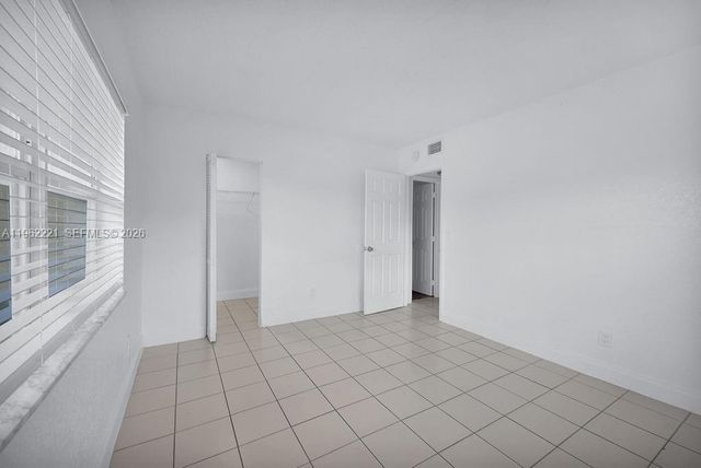 6945 SW 7th St, Margate, FL 33068