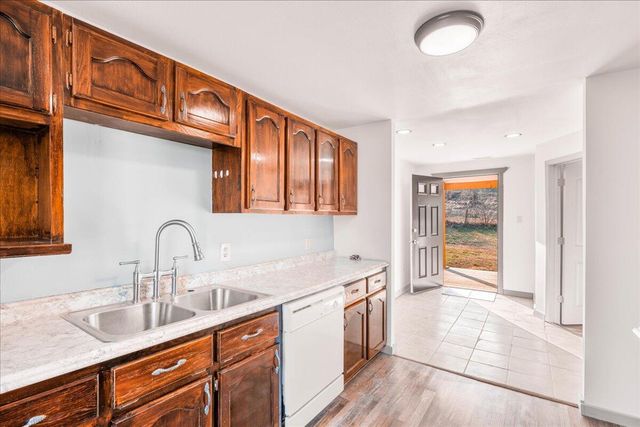 11 MJB Drive, London, KY 40744