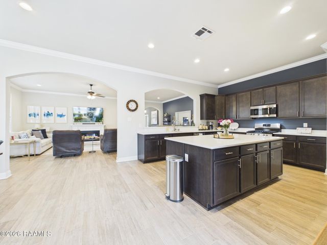 118 Rose Of Sharon Lane, Lafayette, LA 70508