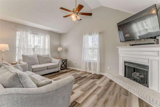 208 Silverthorn Way, Cedartown, GA 30125