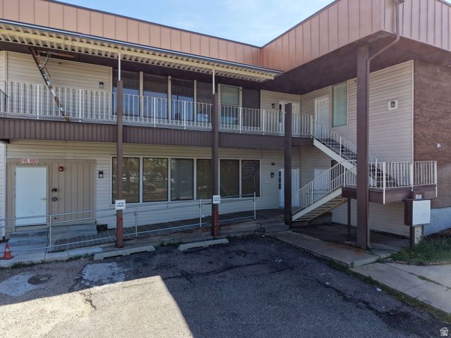 1117 COUNTRY HILLS DR DR, Ogden, UT 84403