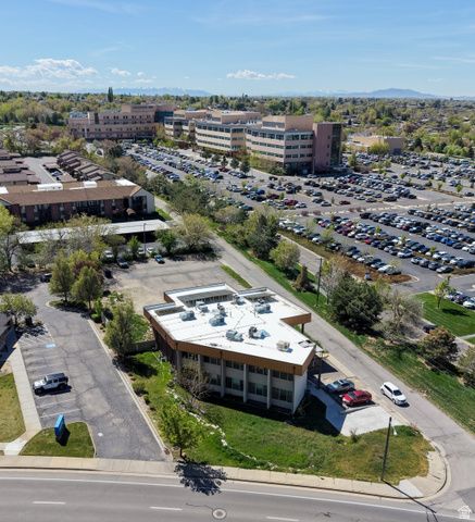 1117 COUNTRY HILLS DR DR, Ogden, UT 84403