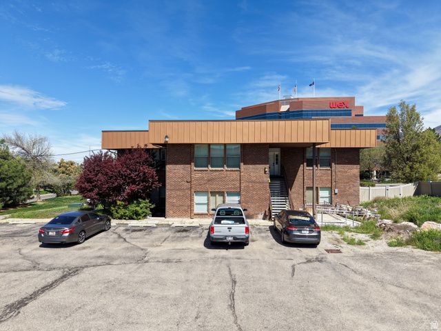 1117 COUNTRY HILLS DR DR, Ogden, UT 84403