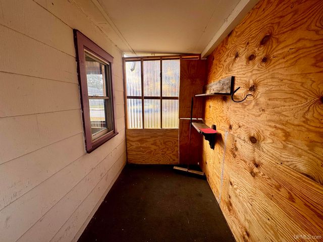 1919 N 5th Avenue, Escanaba, MI 49829