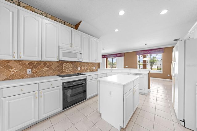 1620 MARINA LAKE DR, Kissimmee, FL 34744