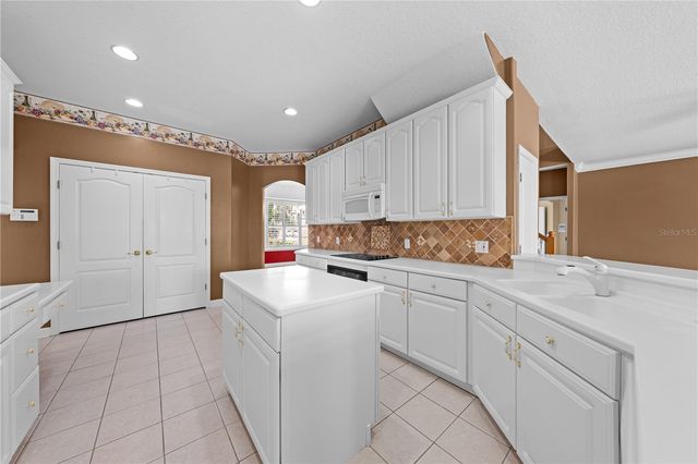 1620 MARINA LAKE DR, Kissimmee, FL 34744