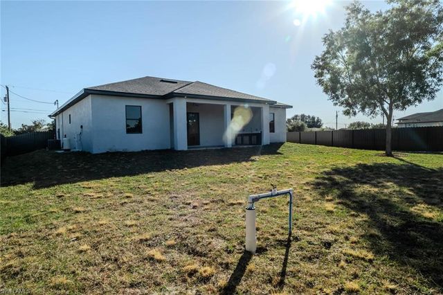 3206 14th ST SW, Lehigh Acres, FL 33976