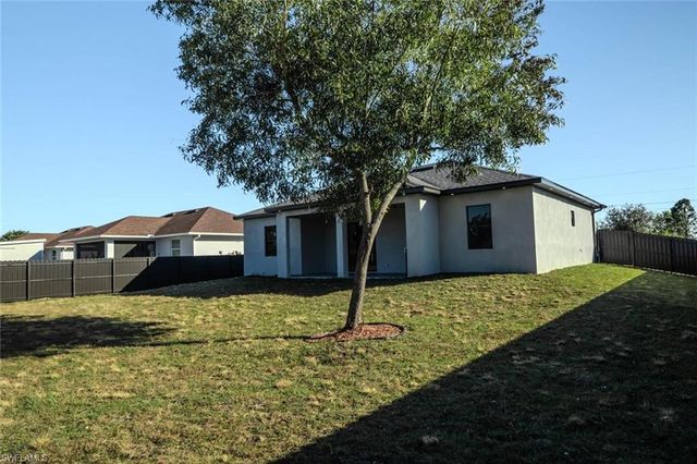 3206 14th ST SW, Lehigh Acres, FL 33976