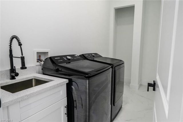 3206 14th ST SW, Lehigh Acres, FL 33976