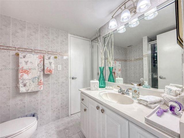 5701 Collins Avenue 1508, Miami Beach, FL 33140