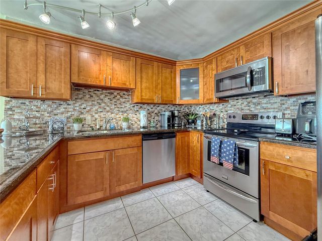 5701 Collins Avenue 1508, Miami Beach, FL 33140