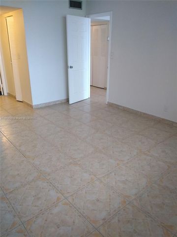 2025 NE 164th St 806, North Miami Beach, FL 33162