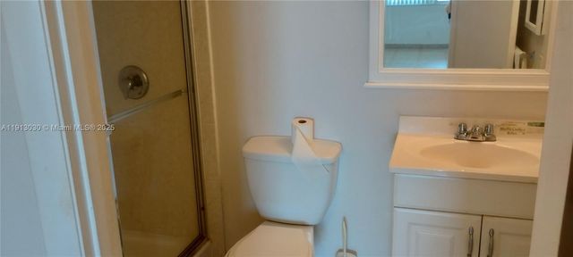 2025 NE 164th St 806, North Miami Beach, FL 33162