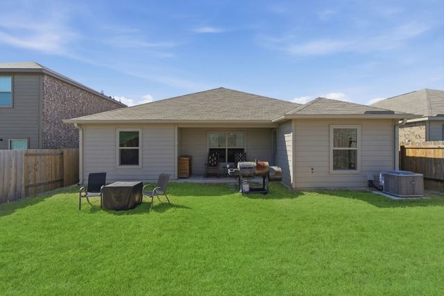 168 Bovine Drive, Newark, TX 76071