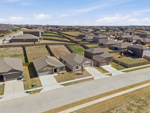 168 Bovine Drive, Newark, TX 76071